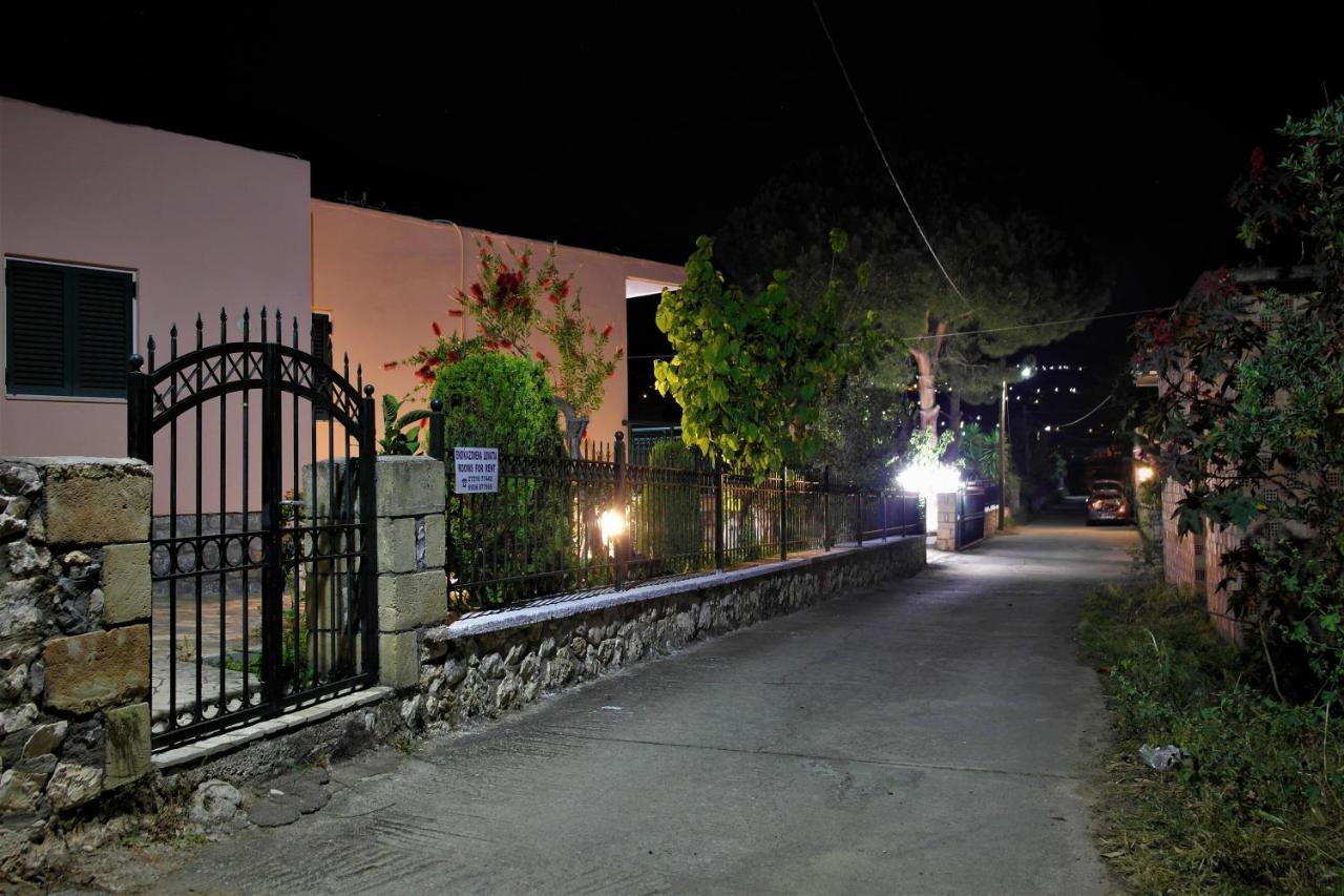 Voulas Apartments Stoúpa Buitenkant foto